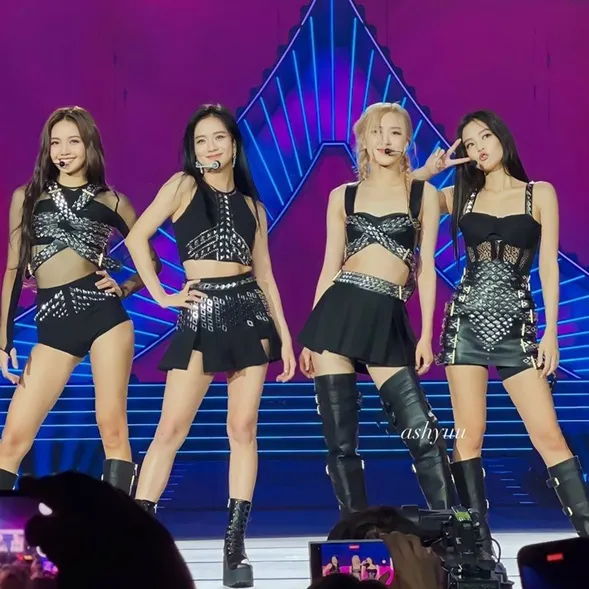 blackpink Pretty Savage
